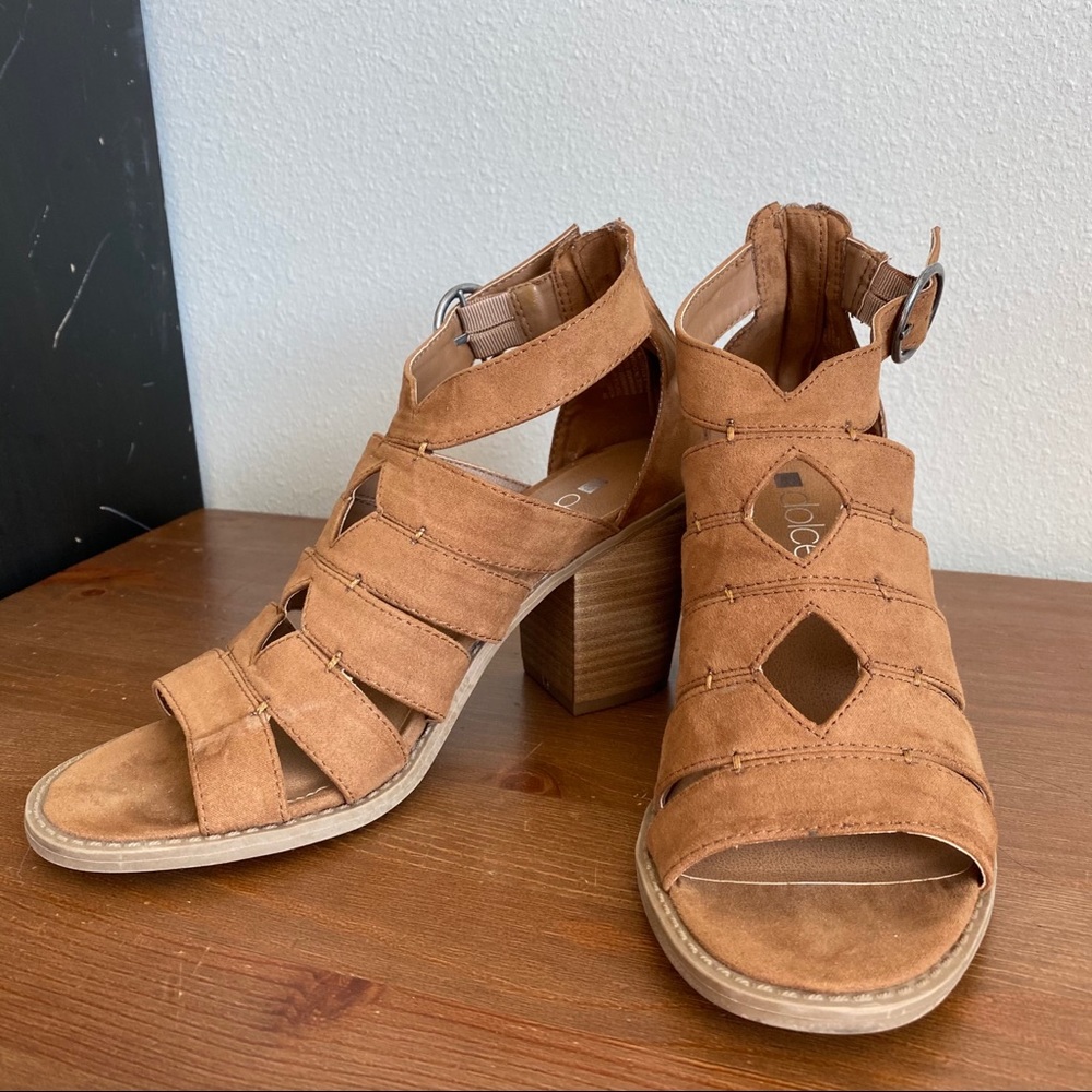 Cute Heels! - Picture 4 of 6